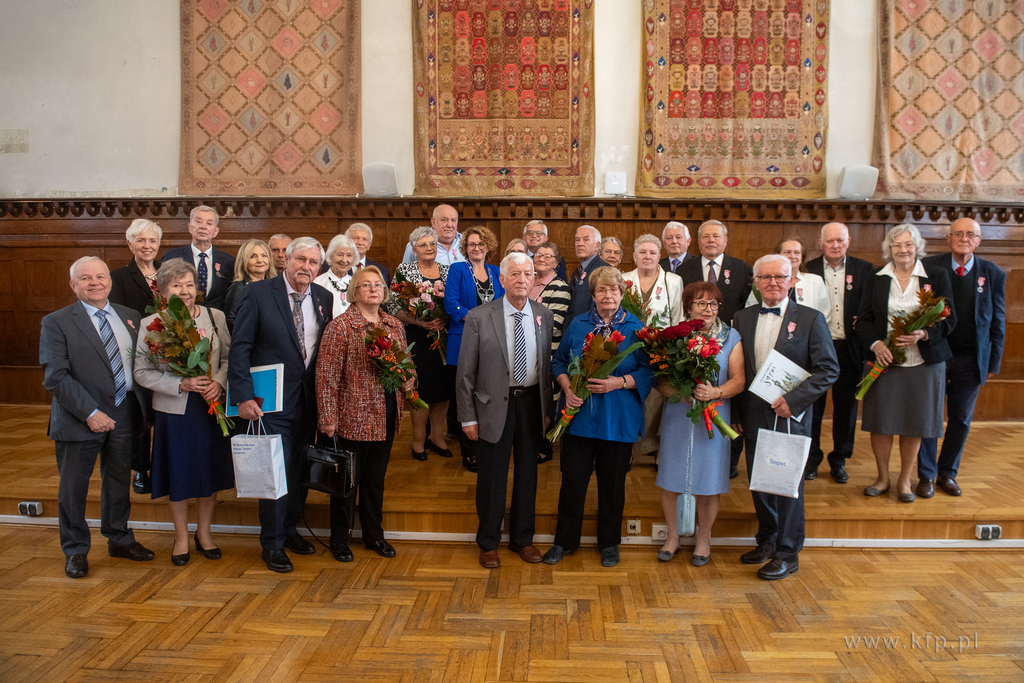 MEDALE ZA DŁUGOLETNIE POŻYCIE MAŁŻEŃSKIE