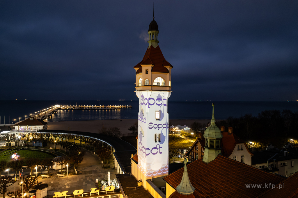 PO 21 LATACH SOPOT ZMIENIA LOGO