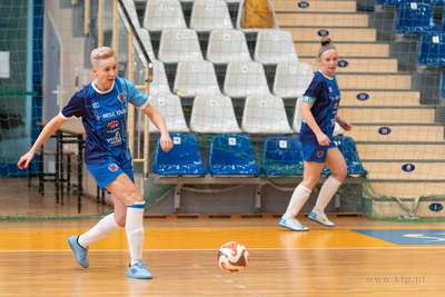 Hala 100-lecia w Sopocie.  Turniej piłki nożnej kobiet...