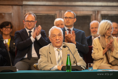 XIV sesja Rady Miasta Sopotu. Podczas sesji wręczono...