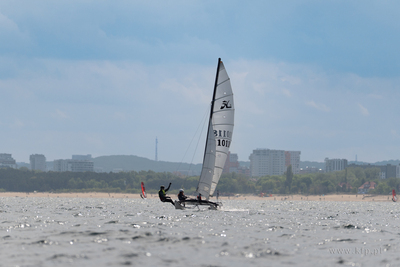 Sopot. Parada i wyścigi katamaranów przy sopockim...