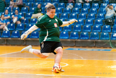 Hala 100-lecia w Sopocie.  Turniej piłki nożnej kobiet...