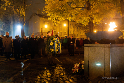 Święto Niepodległości w Sopocie.  Nz.  Złożenie...