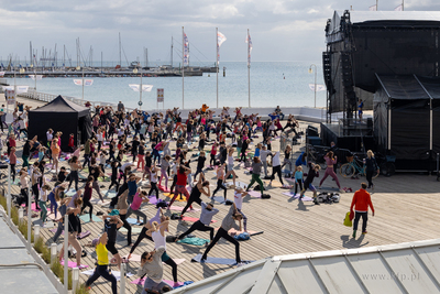 Sopot. Dni Kurortu 2025. Nz. Joga na molo. 31.05.2025...