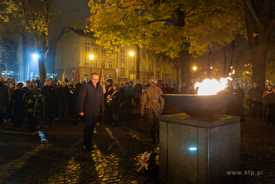 Święto Niepodległości w Sopocie.  Nz.  Złożenie...