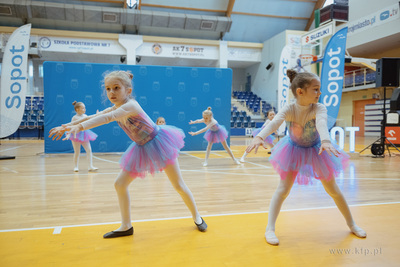 Sopot , Hala 100- lecia. Uroczystość wręczenia stypendiów...