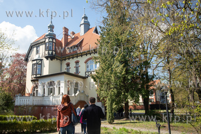 Sopot.  Spacer Stowarzyszenia Gmin Uzdrowiskowych....