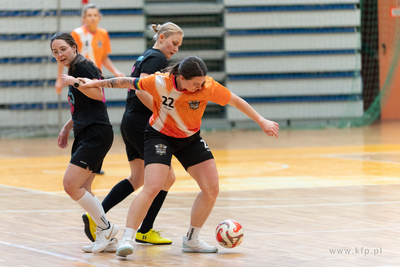 Hala 100-lecia w Sopocie.  Turniej piłki nożnej kobiet...