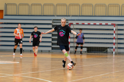 Hala 100-lecia w Sopocie.  Turniej piłki nożnej kobiet...