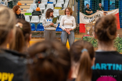 Hala 100-lecia w Sopocie.  Turniej piłki nożnej kobiet...