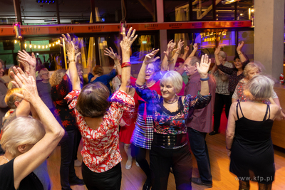 Sopot. Klub Atelier. Mikołajkowa potańcowka dla seniorow....