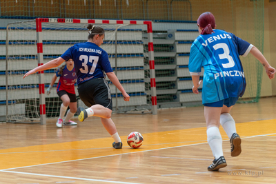 Hala 100-lecia w Sopocie.  Turniej piłki nożnej kobiet...