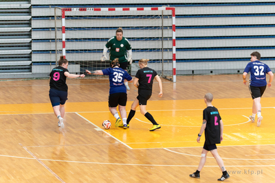 Hala 100-lecia w Sopocie.  Turniej piłki nożnej kobiet...