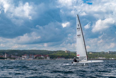 Sopot. Parada i wyścigi katamaranów przy sopockim...
