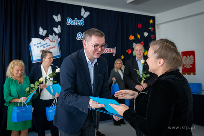 Z okazji Dnia Edukacji Narodowej 34 nauczycieli z Sopotu...