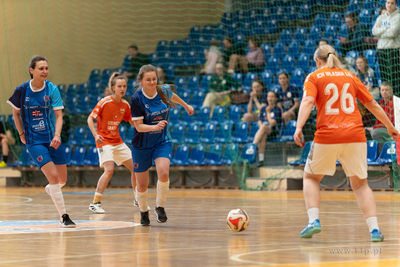 Hala 100-lecia w Sopocie.  Turniej piłki nożnej kobiet...