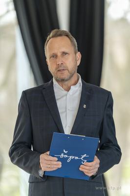 Sopot. Mamuszki 14. Konferencja rok po wyborach.

07.04.2025...