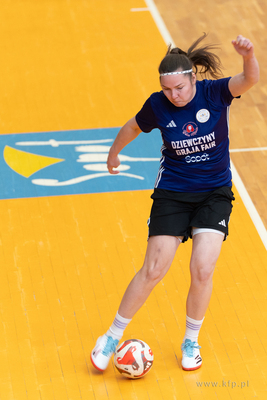 Hala 100-lecia w Sopocie.  Turniej piłki nożnej kobiet...