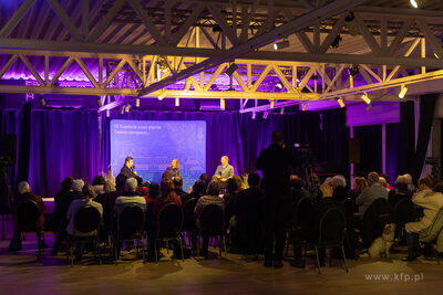 Sopot. Mamuszki 14.  Salon Polityki - Gdzie jest idealne...