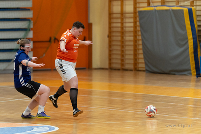 Hala 100-lecia w Sopocie.  Turniej piłki nożnej kobiet...