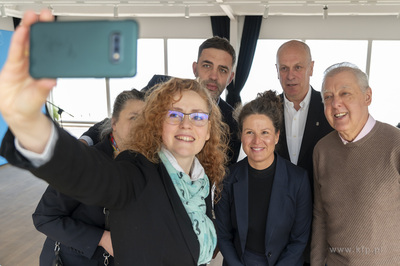 Sopot. Mamuszki 14. Konferencja rok po wyborach.

07.04.2025...