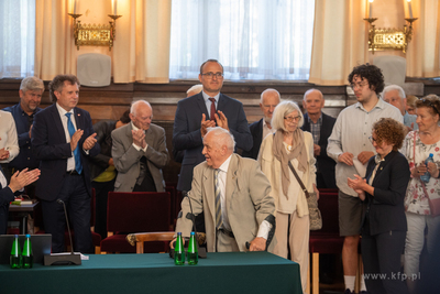 XIV sesja Rady Miasta Sopotu. Podczas sesji wręczono...