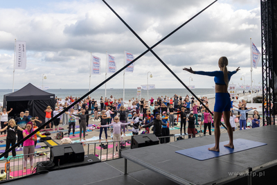 Sopot. Dni Kurortu 2025. Nz. Joga na molo. 31.05.2025...