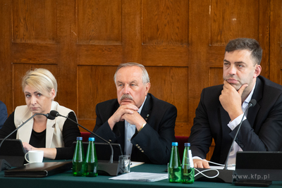 XIV sesja Rady Miasta Sopotu. Podczas sesji wręczono...