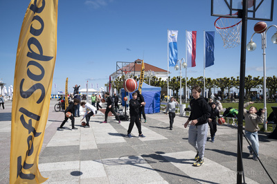 Sopot. Skwer Kuracyjny. Weekend Europejski. Atrakcje...
