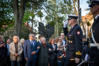 Złożenie kwiatów pod pomnikiem Martyrologii Polskich...