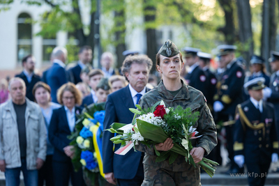 Złożenie kwiatów pod pomnikiem Martyrologii Polskich...