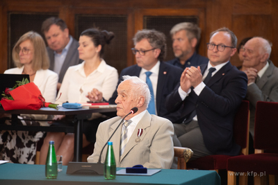XIV sesja Rady Miasta Sopotu. Podczas sesji wręczono...