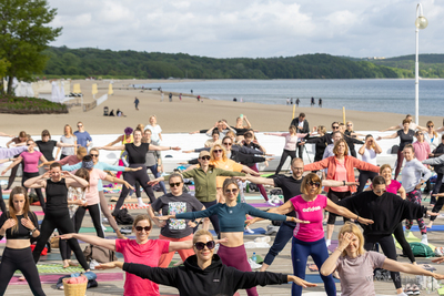 Sopot. Dni Kurortu 2025. Nz. Joga na molo. 31.05.2025...