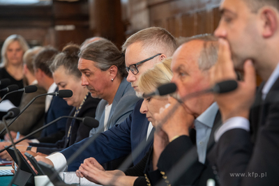 XIV sesja Rady Miasta Sopotu. Podczas sesji wręczono...