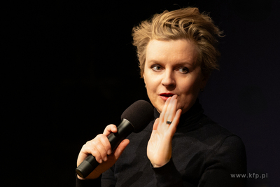 Teatr Atelier. Sopockie Spotkanie Kobiet.  Prowadzenie...