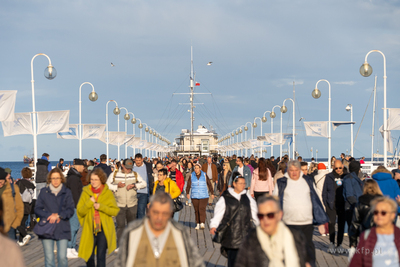 Sopot. Skwer Kuracyjny. Sopocianie świetują 125 lecie...