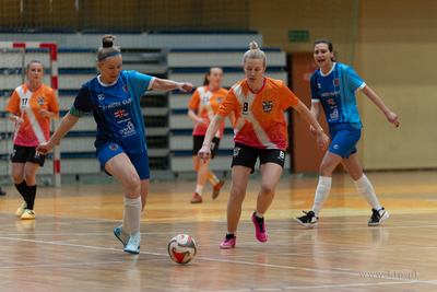 Hala 100-lecia w Sopocie.  Turniej piłki nożnej kobiet...