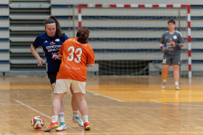 Hala 100-lecia w Sopocie.  Turniej piłki nożnej kobiet...