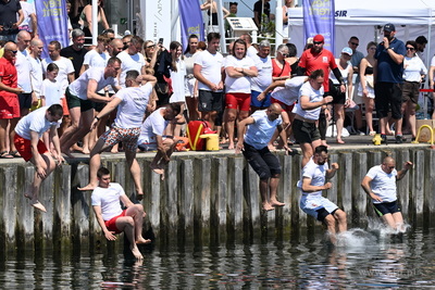 Sopot. 15. edycja Skoku z Molo. Celem tegorocznej akcji...