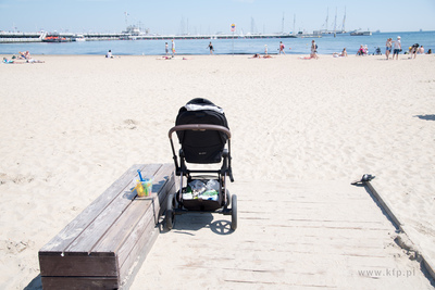 Sopot, Plaża. Wejście nr 23. Udogodnienia dla osób...