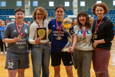 Hala 100-lecia w Sopocie.  Turniej piłki nożnej kobiet...