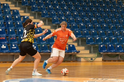 Hala 100-lecia w Sopocie.  Turniej piłki nożnej kobiet...