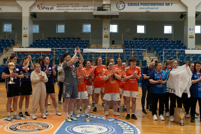 Hala 100-lecia w Sopocie.  Turniej piłki nożnej kobiet...