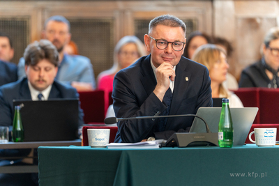 Sesja Rady Miasta Sopotu. Nz. Michał Banacki - wiceprezydent...