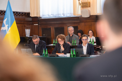 XIV sesja Rady Miasta Sopotu. Podczas sesji wręczono...