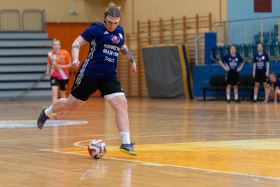 Hala 100-lecia w Sopocie.  Turniej piłki nożnej kobiet...