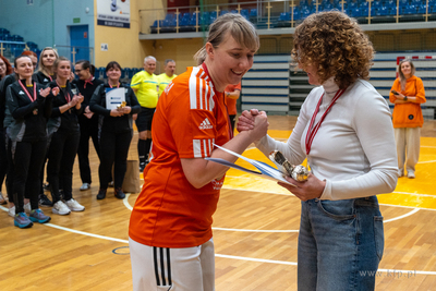 Hala 100-lecia w Sopocie.  Turniej piłki nożnej kobiet...