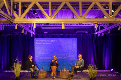 Sopot. Mamuszki 14.  Salon Polityki - Gdzie jest idealne...