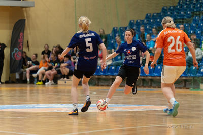 Hala 100-lecia w Sopocie.  Turniej piłki nożnej kobiet...