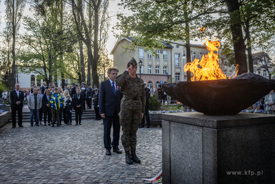 Złożenie kwiatów pod pomnikiem Martyrologii Polskich...